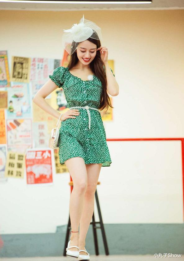 吉娜·爱丽丝|郎朗老婆高调走机场，晋升妈妈身材恢复神速，趁机秀了一把大长腿