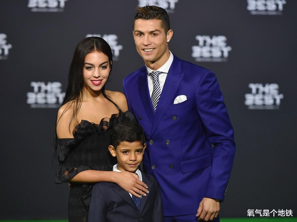 C羅|C羅女朋友每條ins廣告費超86萬英鎊！比梅西代言和C羅周薪還多！