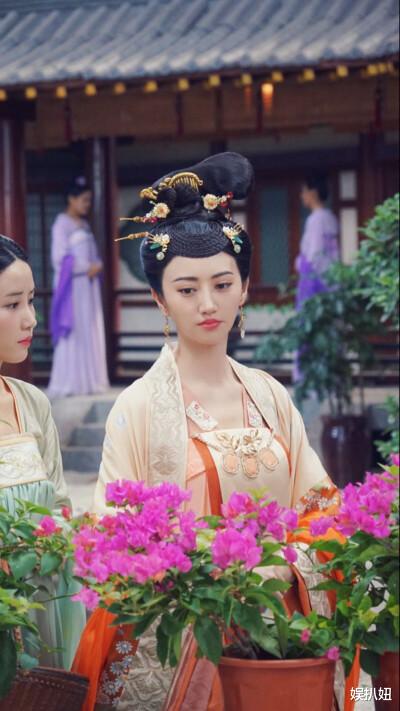 景甜|景甜越来越漂亮了，和《大唐荣耀》时差了很多，这是什么原理呢？