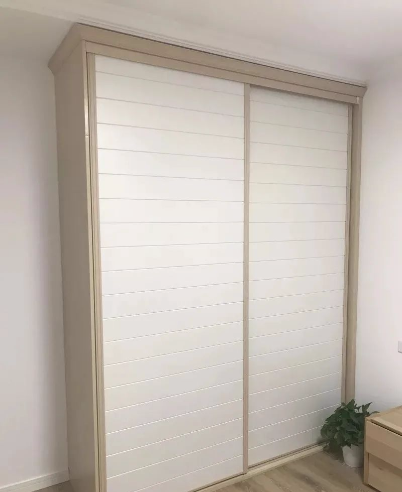 6组柜子总共花7.3w，没选套内颜色另加6000块，大家看值不值