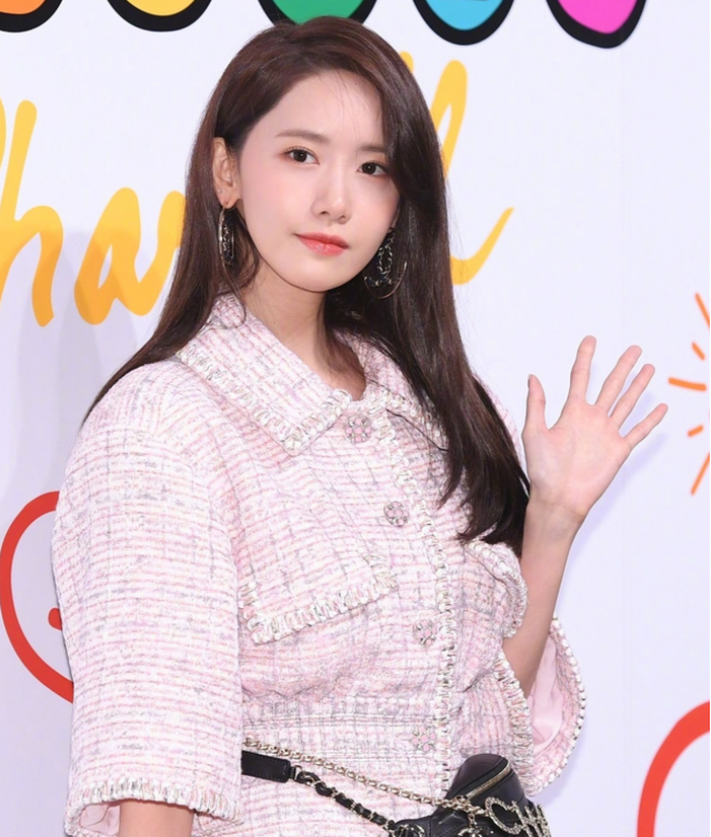 林允儿|林允儿的短发简直是颜值巅峰呀，可盐可甜，网友：第一眼就爱上了