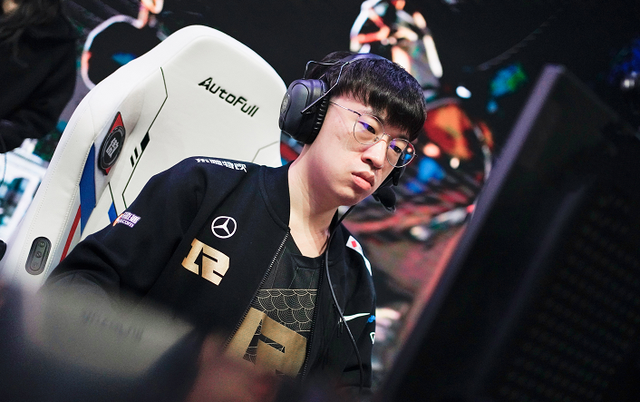 RNG|RNG又想骗一手B+？德杯被TES爆锤，小虎回到中路后还是老样子