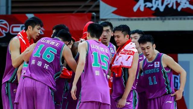 山東男籃|三消息！魯媒透露山東有喜訊，2大強(qiáng)將加盟上海，趙繼偉又傳喜訊