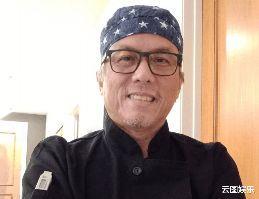 周星驰|周星驰搭档龙炳基罕露面，已移居国外当厨师，爆料星爷是他的媒人