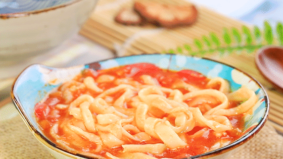 宝宝辅食微课堂|饺子皮也能做面条，酸甜可口，补铁补VC！