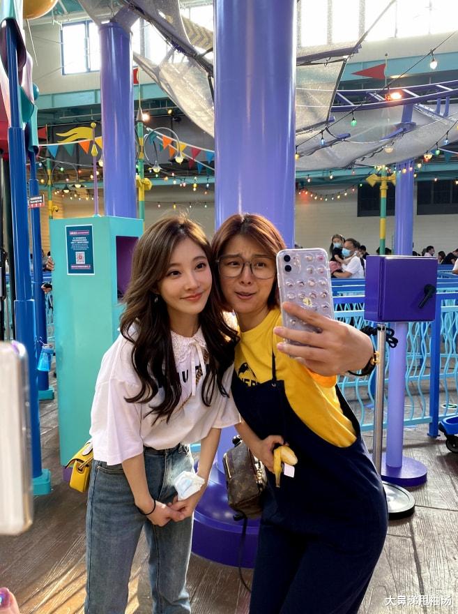 环球影城|环球影城偶遇明星，张小斐佟丽娅冯提莫，离开美颜谁的生图抗打？