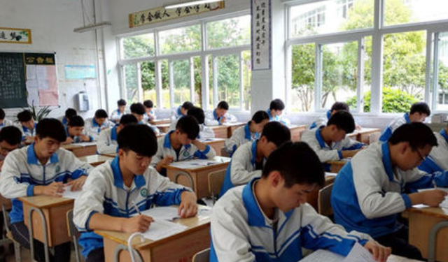 智联招聘|“最佳男友”的职业排名，公务员变得不受欢迎了，榜首受到认可