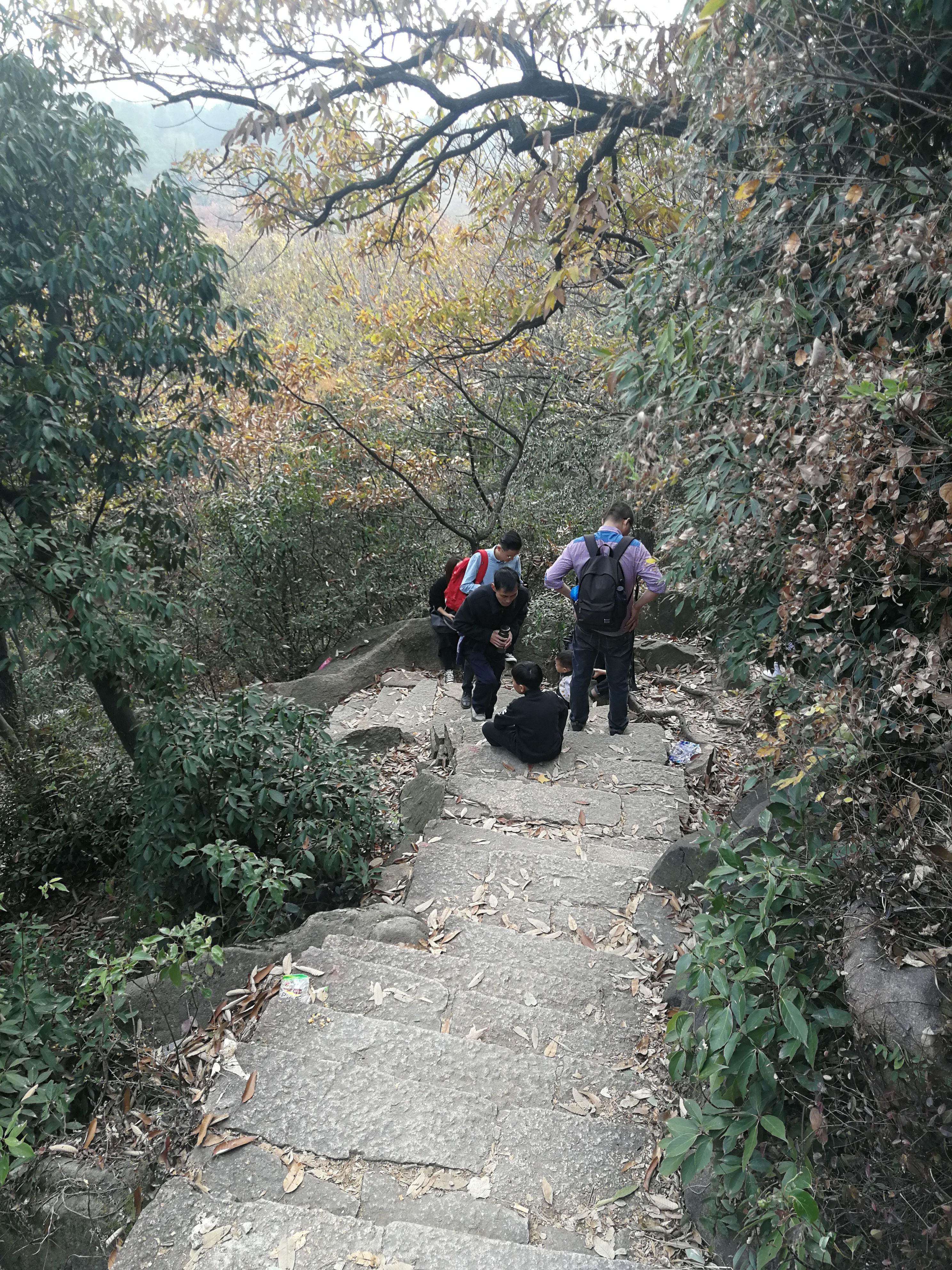 szfreeman 离开卓笔峰，山脚下上演着小哥哥姐姐们的cosplay