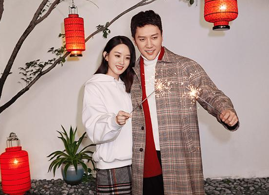 赵丽颖|赵丽颖冯绍峰已经离婚？双方一起从民政局出来，女方手上拿的是离婚证？