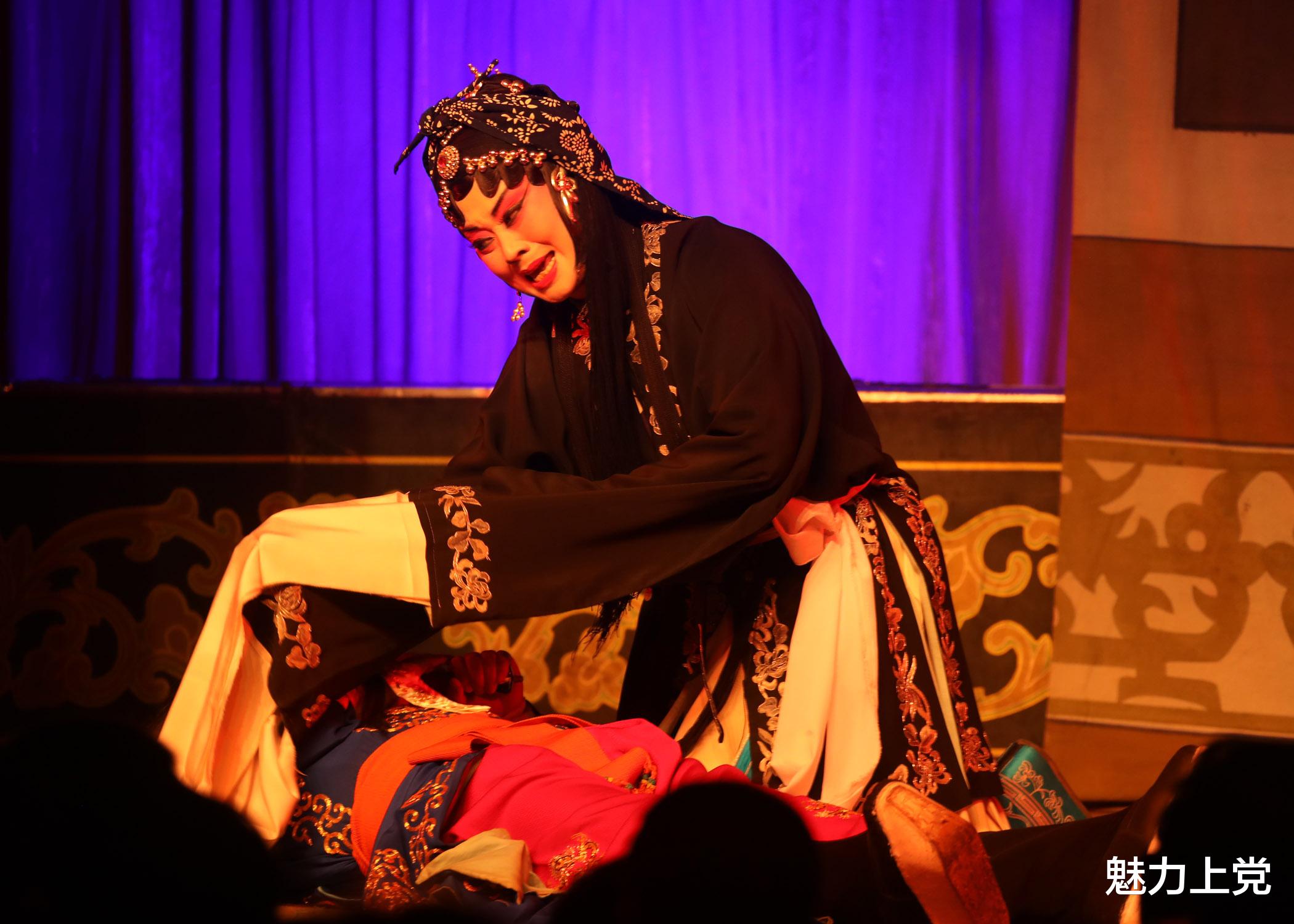 魅力上党 长治市上党梆子剧团走进潞州区屈家庄村惠民演出