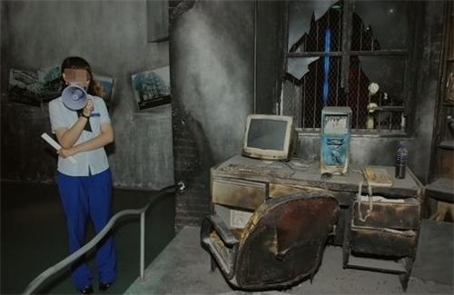 北京蓝极速网吧纵火案：4个未成年上网遭拒，恶意纵火致25人死亡