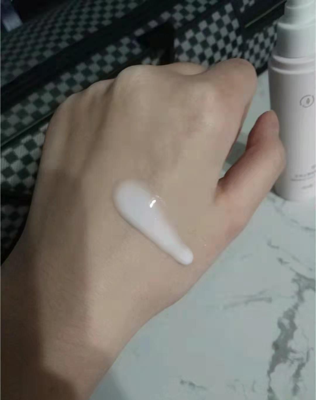 保湿 水乳不一定大牌才好用，这四款被忽略的国货水乳，保湿又补水