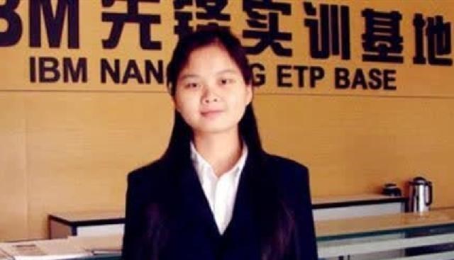 萌听小c姐|复读一年高考仍落榜,385分的专科生曹晓洁,为何被知名企业哄抢