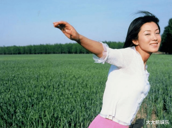 谢雨欣|可伶的雨欣：18岁生子，4登春晚，跟男友睡了4年却不知他真实姓名