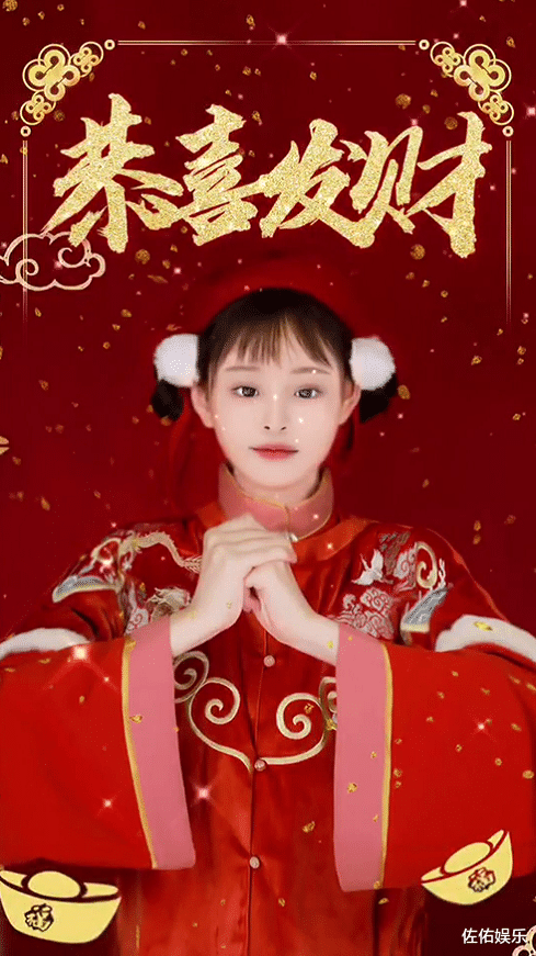 李小璐|李小璐分享贺岁漫画照，甜馨越来越像贾乃亮，惊现全家福引猜疑