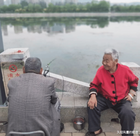 久经风霜的脸庞|国庆节去儿子家住了3天，我才看清儿子，62岁老人的话，让人深思