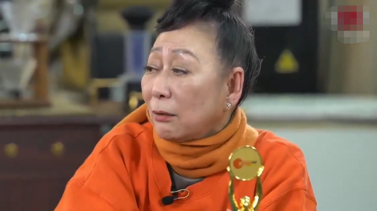 黄文慧|“梅超风”黄文慧双下巴连脖子，71岁未婚未育，视刘德华为亲儿子