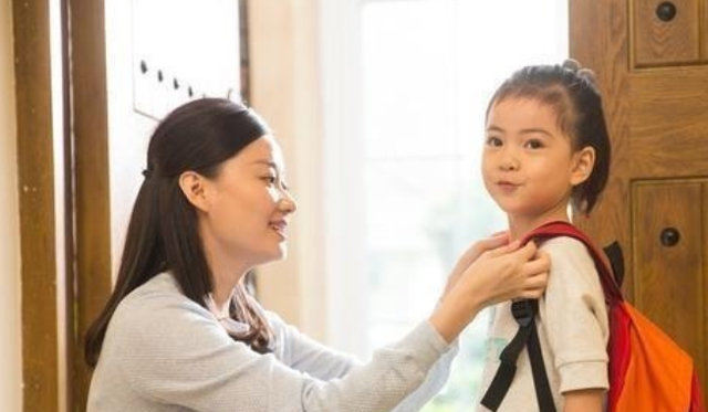 家有二宝育儿|大学教授怒批“家长接送”行为，直言会毁了孩子，家长回怼太真实