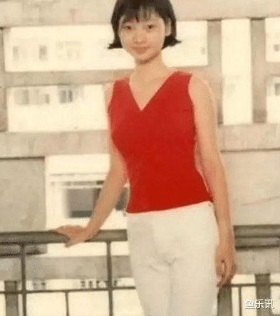 柳岩|励志女主柳岩，曾经历伴娘风波，成为艺人全是为了家人着想