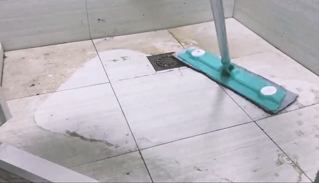 清水拖地等于“白拖”！教你正确做法，地面干净不留水渍