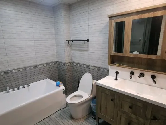 买一层有送顶楼，老婆贪便宜激动买下，装修花40多W，羡煞旁人！