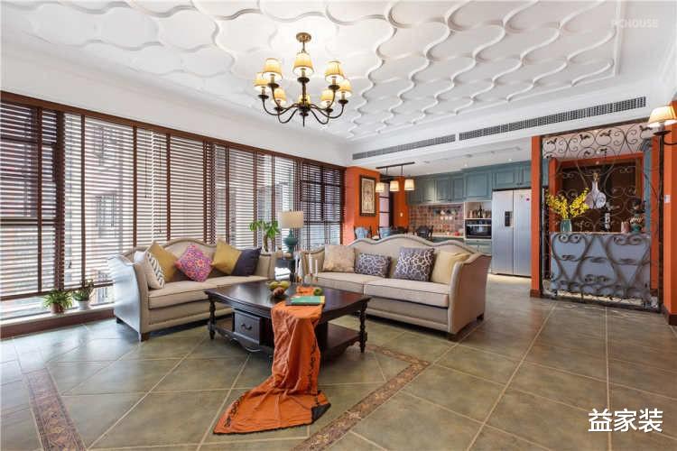 热爱旅行的女主人，选择中西结合的家装风格，创造独特的家