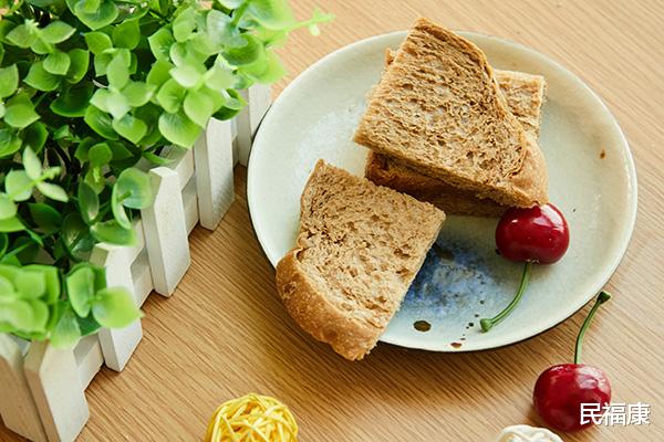 饮食|年轻人戒糖有多难？一瓶“无糖”饮料的含糖量也不低，饮食要留心