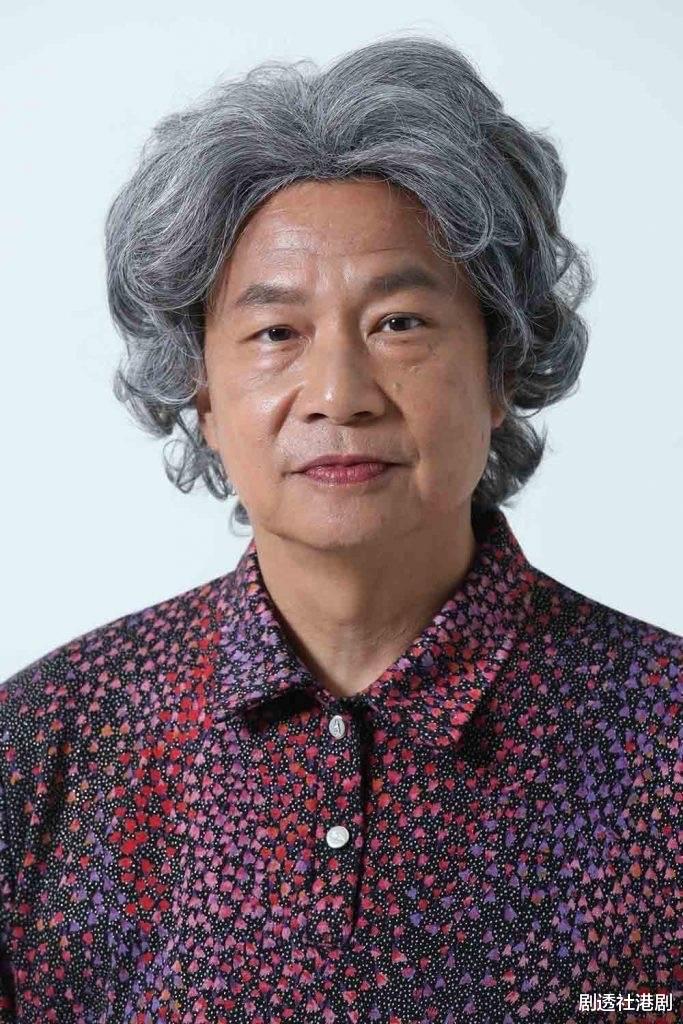 郑子诚|58岁TVB“阴谋情人”新剧反串女人，百变造型曝光，称是一大挑战