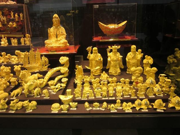 翡翠|史上最大的一次抄家，他贪污了足足八个亿，光翡翠就800多件