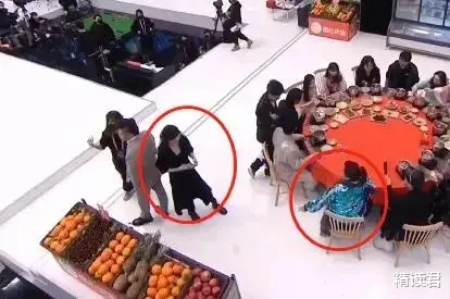 张小斐|张小斐走红前后聚会对比照曝光，撕开多少成年社交遮羞布