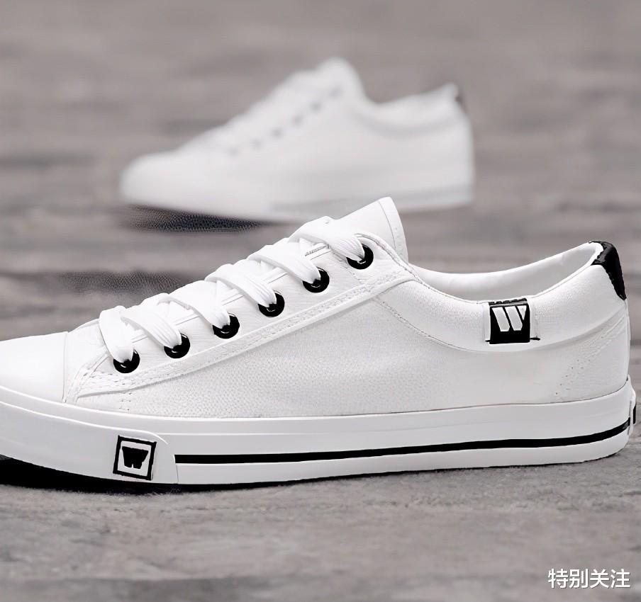 特别关注 去到广东才知道，穿牛仔裤搭运动鞋好“土气”！瞧老外，真的太潮了