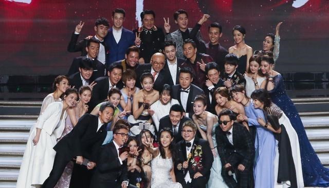 新垣结衣|娱乐圈究竟有多乱？32岁女星被邀请去酒店，刘嘉玲曾被绑走3小时