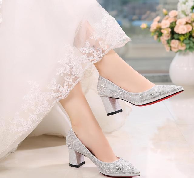 小九讲美业|不是只有细跟高跟鞋才好看，粗跟高跟鞋也好看显气质，时髦有档次