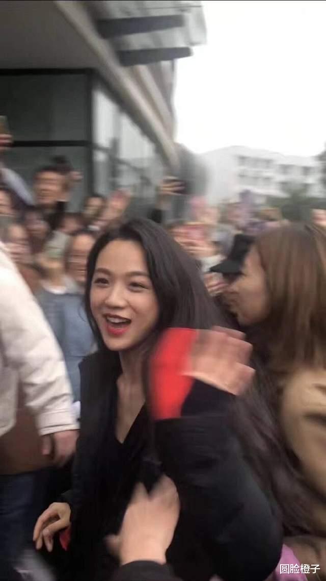 金·卡戴珊|皮肤黄也很美的女明星，我只服这5位！谁说只有冷白皮才好看？