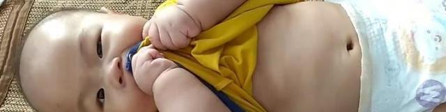 殷灿辉说情感|宝宝乱咬东西，就是他在发出信号，宝妈这个时候就要注意了