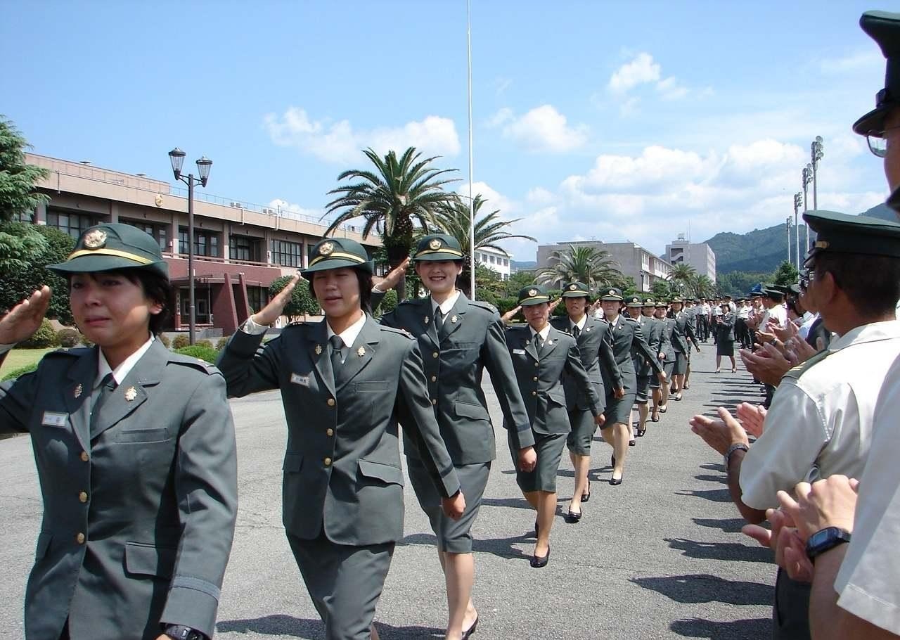 日本自衛隊為女軍人制作專用的孕婦軍裝，真是人性化制度嗎？-圖4