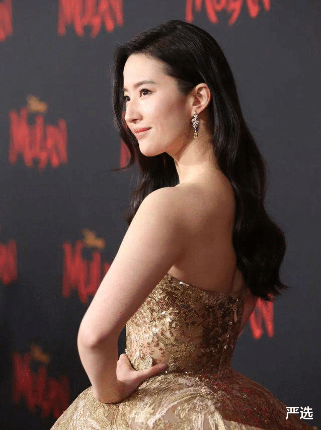 严选|刘亦菲生图被曝,颜值高也扛不住“卡粉妆”,下巴看着好尴尬