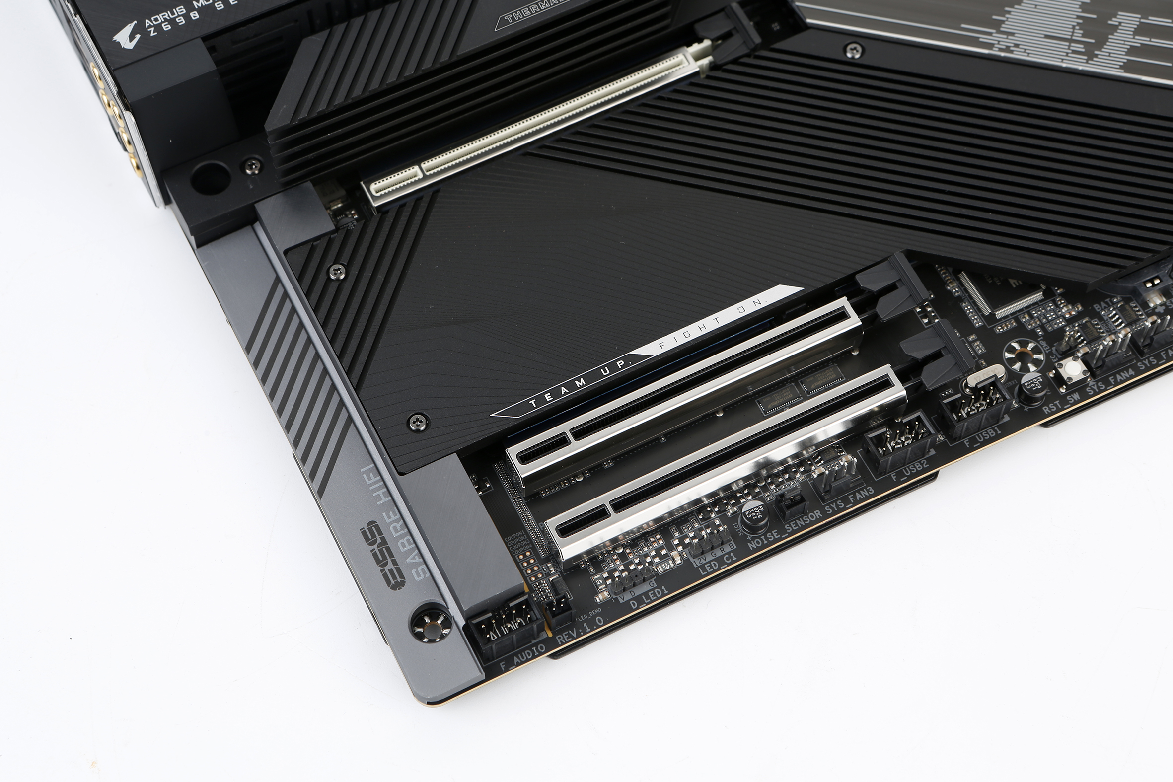支持DDR5、PCIe 5.0，还能大幅超频！新一代Z690主板首发曝光