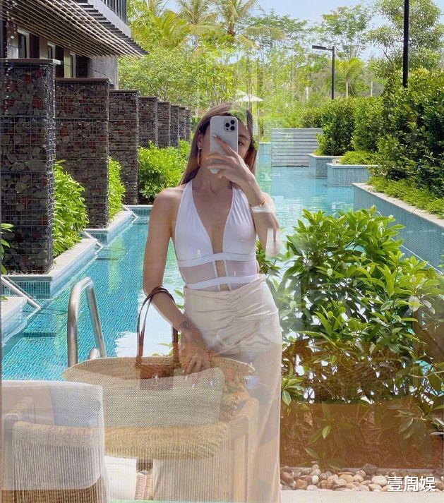 郑恺|郑恺前女友晒泳装照,小腹平坦没有一点赘肉,身材优越不输苗苗!