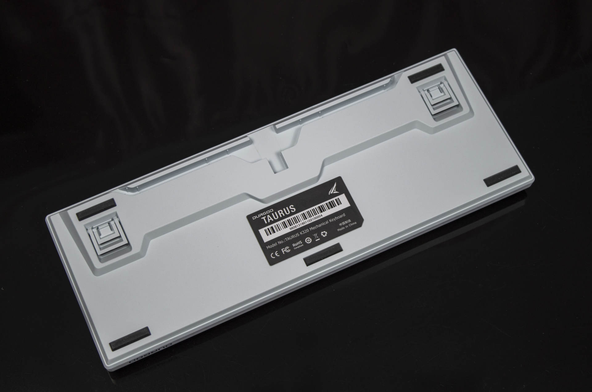 機械鍵盤|耐看百搭: 杜珈金牛座K320淺霧藍Cherry紅軸機械鍵盤開箱