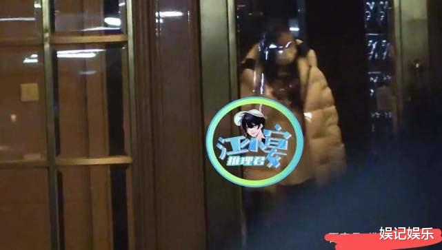 汪小菲|汪小菲新恋情曝光？深夜接长发女孩回自己家，三天疑似约会两次