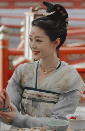 风起洛阳|风起洛阳：马伯庸失手了？塑造了这么一个傻白甜的“舔狗”女二