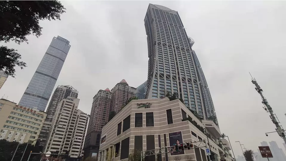 重庆|重庆朝天门房价破10万一平，周边豪宅却不涨反跌，炒房客血亏！
