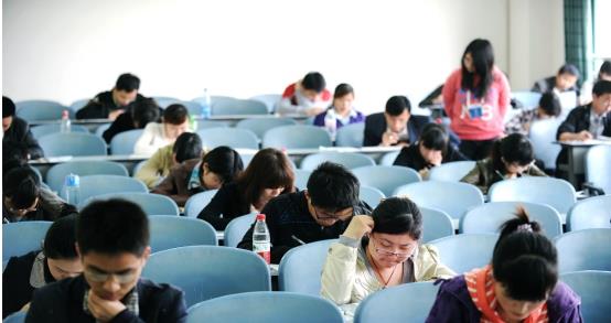 一更育儿|公务员“离职率”较高的职位，很多考生都后悔了，考生要慎重选择