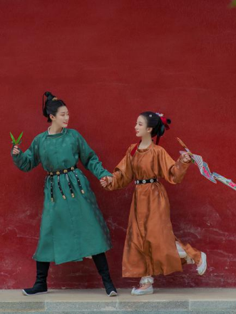 汉服资讯古装文化|不少汉服商家赢在设计却输在形制？最正统的形制，究竟长什么样子