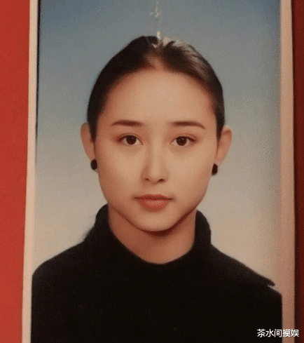 证件照|女星证件照对比：一半土气、一半和平时没差别，整没整容一目了然