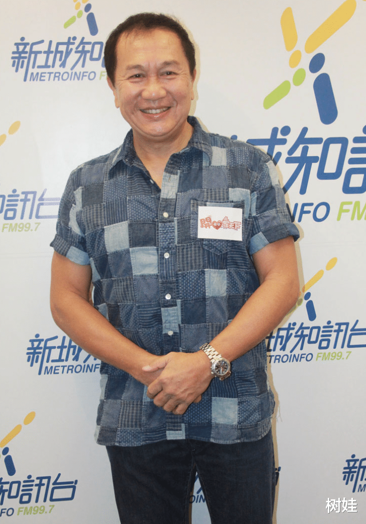 郭京飞|70岁郭锋内地复出拍戏,与麦长青饭聚精神抖擞,已走出丧妻阴霾