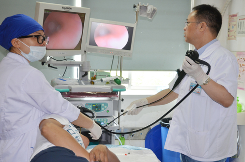 胃癌|慢性胃炎会发展成胃癌吗？医生：胃炎或是癌变前信号