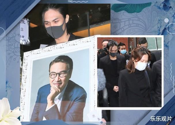 吴孟达|吴孟达儿子抱着遗像送别父亲，陪伴红色棺木走完最后一程