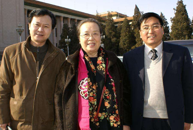 关晓彤|容嬷嬷的儿子出道10年不温不火，儿媳却在《延禧攻略》一炮而红